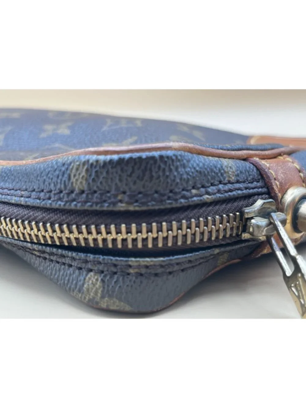 Louis Vuitton Monogram Pochette Marly Dragonne GM Clutch Wristlet M51825 France